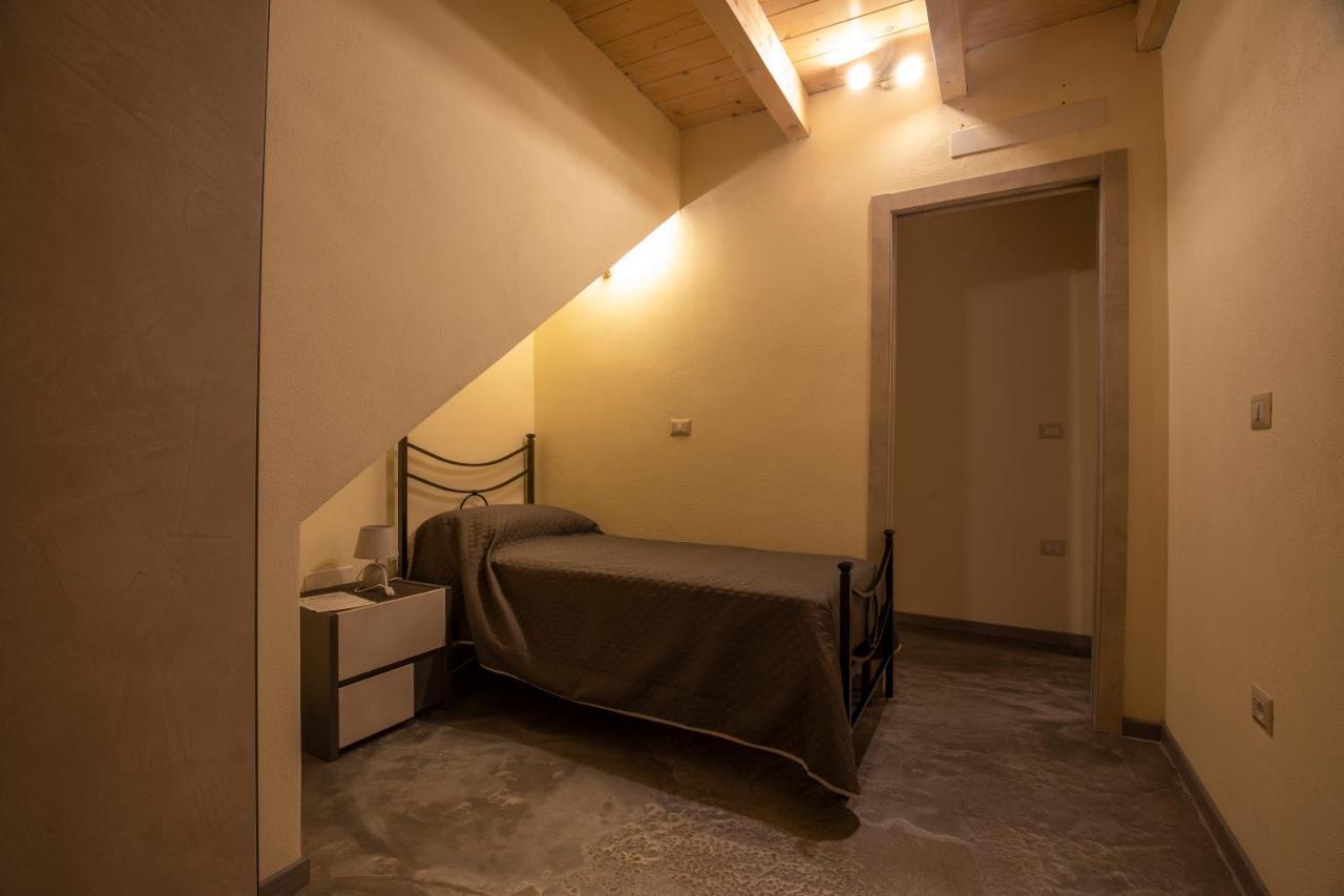 Via Cavour 19, Appartamento Del Conte Iglesias Luaran gambar
