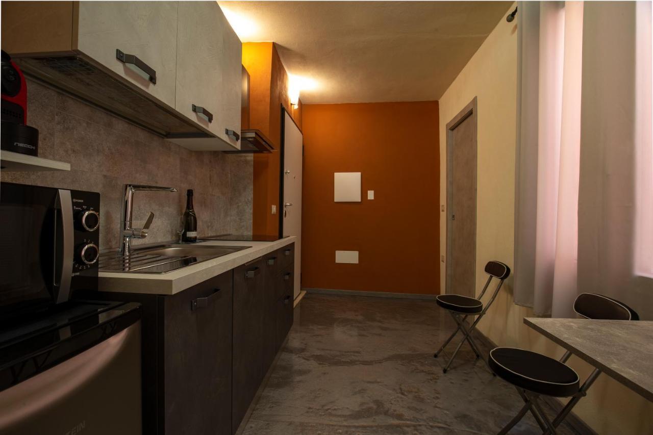 Via Cavour 19, Appartamento Del Conte Iglesias Luaran gambar